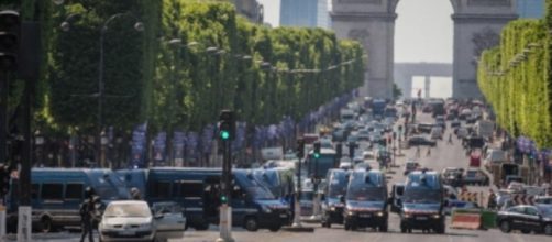Attentato a Parigi torna la paura