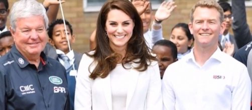 Kate Middleton joins sailing roadshow on her cool and elegant outfit. Photo via YouTube/News 247