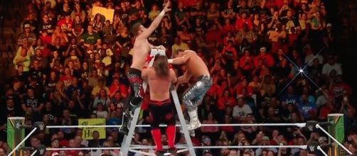 Sami Zayn, AJ Styles & Dolph Ziggler battle in the men's 2017 WWE 'Money in the Bank' ladder match. [Image via WWE/YouTube]