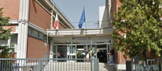 Bari, ladri in azione negli istituti scolastici Panetti e Perotti Bari, ladri in azione negli istituti scolastici Panetti e Perotti