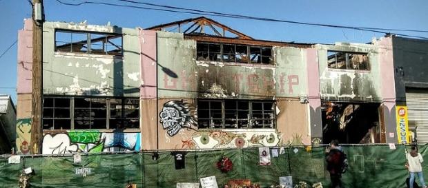 Burned-out remains of the Ghost Ship live/work warehouse are seen three weeks after fire killed 36. (Photo: Jim Heaphy/Wikimedia Commons) Burned-out remains of the Ghost Ship live/work warehouse are seen three weeks after fire killed 36. (Photo: Jim Heaphy/Wikimedia Commons)