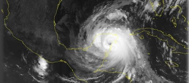 Huracán Roxana en 1988, Ciclón tropical que se origina en el mar Caribe Huracán Roxana en 1988, Ciclón tropical que se origina en el mar Caribe