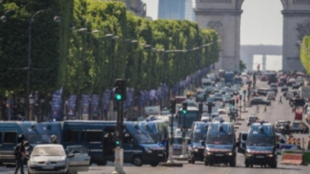 Attentato a Parigi torna la paura