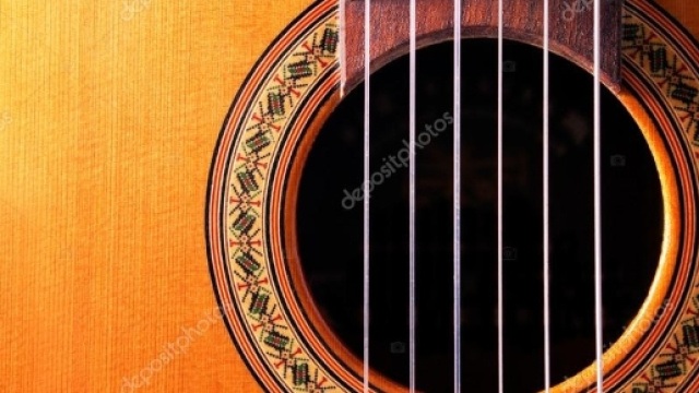 Dettaglio della chitarra spagnola &mdash; Foto Stock &copy; carloscastilla ... - depositphotos.com