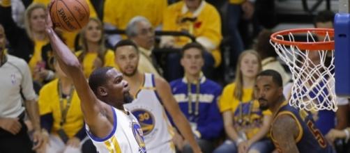 Durant, Warriors' dominant in 2017 NBA Finals Game 1 - USA Today Sports - usatoday.com