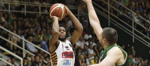 Haynes al tiro (credit www.legabasket.it)