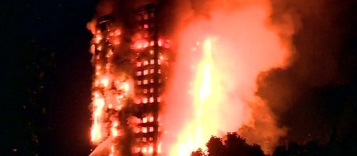 Incendio devastante questa notte a Londra