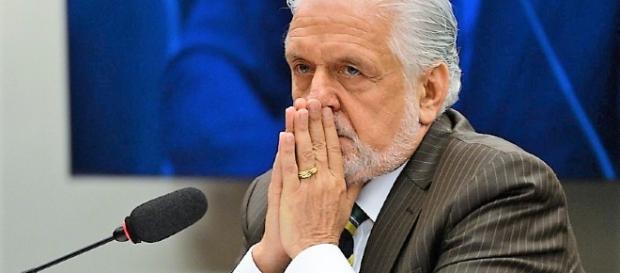 Ex-ministro petista da Casa Civil, Jaques Wagner, se posicionou pela continuidade de Michel Temer no poder, se for pra ter eleição indireta Ex-ministro petista da Casa Civil, Jaques Wagner, se posicionou pela continuidade de Michel Temer no poder, se for pra ter eleição indireta