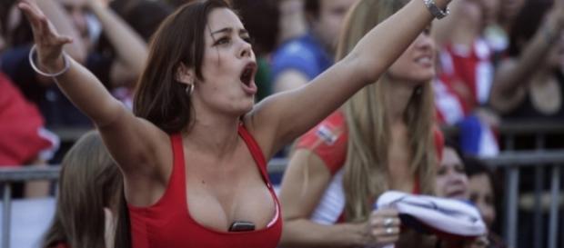 Larissa Riquelme aposenta decote e vira recatada e do lar Larissa Riquelme aposenta decote e vira recatada e do lar