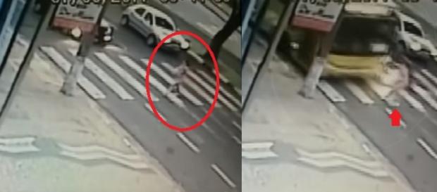 Mulher é atropelada com bebê no colo e vídeo mostra tudo Mulher é atropelada com bebê no colo e vídeo mostra tudo