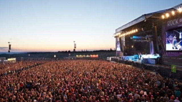Germania: concerto Rock am Ring interrotto causa minaccia terrorismo.