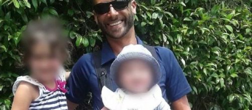Un padre ha ucciso i suoi due bambini di 6 anni e 18 mesi esi è poi suicidato per non riportarli all'ex moglie.
