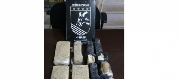 Trabalho da PM culminou na apreensão de mais de 5 kg de cocaína no Terminal Rodoviário do Tietê Trabalho da PM culminou na apreensão de mais de 5 kg de cocaína no Terminal Rodoviário do Tietê