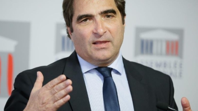 Jacob, Président du groupe LR, est desespéré par l'arrivée des Constructifs au Palais Bourbon