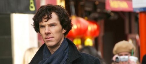 Benedict Cumberbatch during filming of Sherlock. - https://commons.wikimedia.org/wiki/File:Benedict_Cumberbatch_filming_Sherlock.jpg