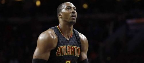 Hawks send center Dwight Howard to Hornets