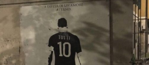 Roma, murales Totti imbrattato con spray