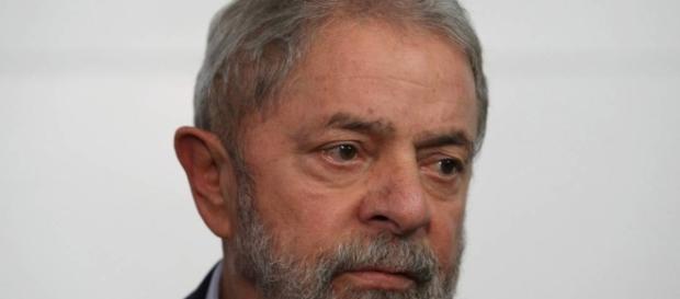 Defesa do ex-presidente Lula alegou que a posse do apartamento tríplex é atribuída à Caixa Econômica Federal Defesa do ex-presidente Lula alegou que a posse do apartamento tríplex é atribuída à Caixa Econômica Federal