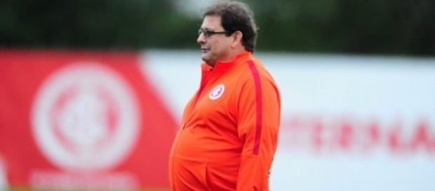 Guto Ferreira fez apenas seis jogos e já está ameaçado Guto Ferreira fez apenas seis jogos e já está ameaçado