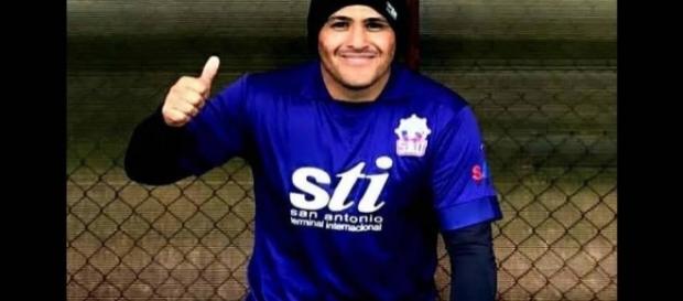 Humberto Suazo marcó un golazo en su regreso al porfesionalismo Humberto Suazo marcó un golazo en su regreso al porfesionalismo