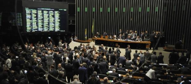 Plenário vai decidir prosseguimento de investigação Plenário vai decidir prosseguimento de investigação