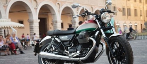 Moto Guzzi in giro per i paesi italiani