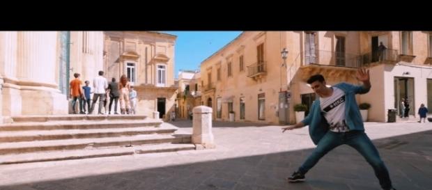 "Brigante" il nuovo singolo dei Sud Sound System, dall'album Eternal Vibe "Brigante" il nuovo singolo dei Sud Sound System, dall'album Eternal Vibe