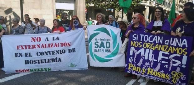 Camareras de piso pertenecientes a la agrupación Las kellys Camareras de piso pertenecientes a la agrupación Las kellys