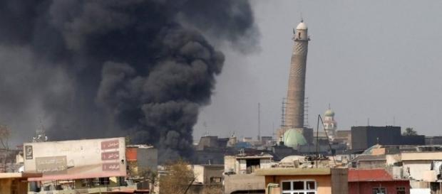Estado Islâmico explodiu a Grande Mesquita de al-Nuri Estado Islâmico explodiu a Grande Mesquita de al-Nuri