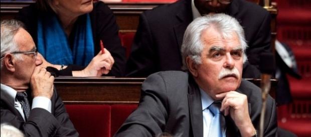 Insoumis et communistes vont faire groupe à part à l'Assemblée Insoumis et communistes vont faire groupe à part à l'Assemblée