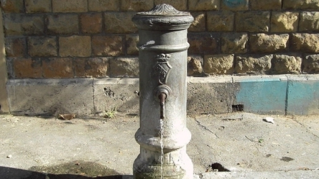 Uno dei tipici Nasoni, le fontanelle romane