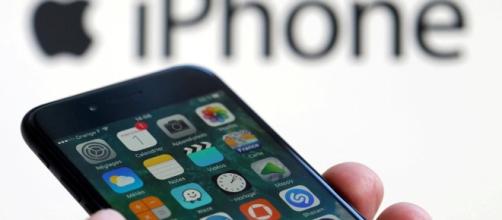 Arriva in Italia la legge anti-iPhone