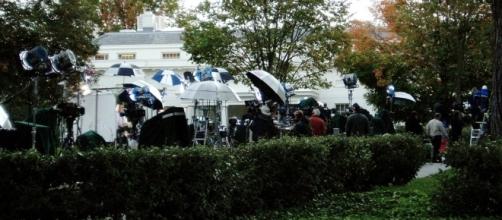 White House press corps on the lawn 2009. / [Image by Matt Wade via Flickr / CC BY-SA 2.0]