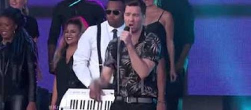 Andy Grammer brought the spirit and showed love for his soon-arriving little girl on the "Today" show.-Screencap princessspebs65/YouTube
