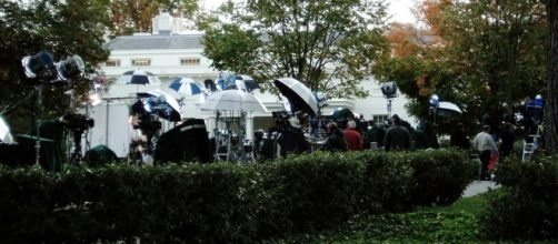 White House press corps on the lawn 2009. / [Image by Matt Wade via Flickr / CC BY-SA 2.0]