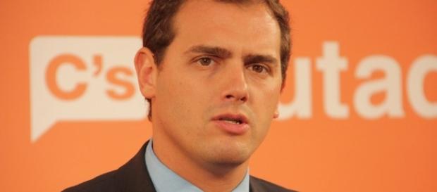 Albert Rivera no inventa nada, solo acompaña al PP Albert Rivera no inventa nada, solo acompaña al PP