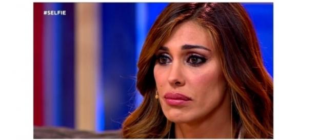 Gossip: Belen litiga al telefono con Iannone? La 'colpa' sarebbe di Stefano. Gossip: Belen litiga al telefono con Iannone? La 'colpa' sarebbe di Stefano.