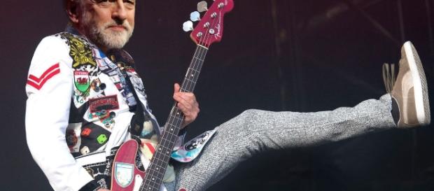 Jeremy Corbyn to finally appear on the main stage at Glastonbury ... - mirror.co.uk Jeremy Corbyn to finally appear on the main stage at Glastonbury ... - mirror.co.uk