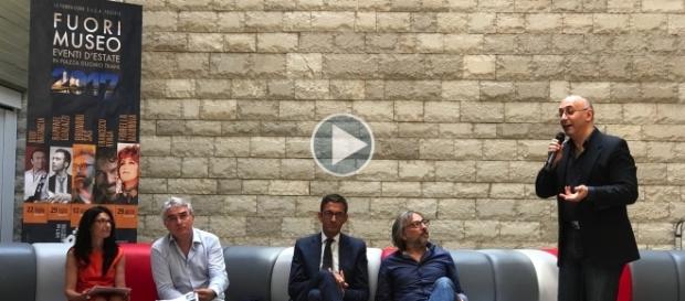 Presentazione Fuori Museo a Trani 5 Presentazione Fuori Museo a Trani 5