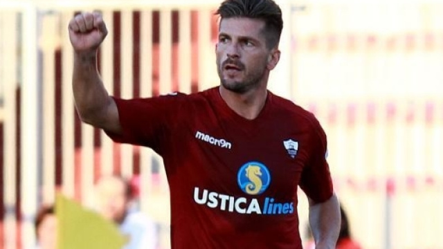 L'esperto centrocampista Maurizio Ciaramitaro potrebbe giocare un'altra stagione con la maglia del Trapani