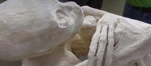 La mummia umanoide scoperta in Perù