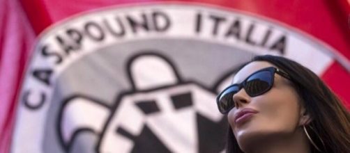 Nina Moric ha partecipato alla manifestazione contro lo Ius Soli di Casapound