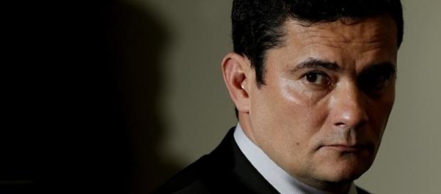 Juiz federal é responsável pela investigação. Juiz federal é responsável pela investigação.