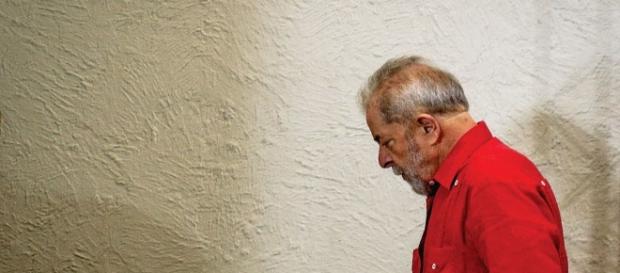 Lula está a um passo de sua condenação Lula está a um passo de sua condenação