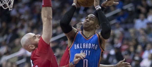 Russel Westbrook drives to the Basket | Flickr | Kieth Allison Russel Westbrook drives to the Basket | Flickr | Kieth Allison