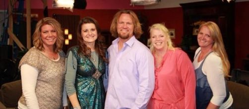 In a rare sighting, "Sister Wives" star Robyn Brown stepped out and squashed pregnancy rumors (Photo via Robyn Brown/Twitter)