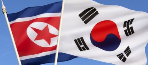 Le bandiere delle due Coree, riavvicinate dalla 'tregua olimpica'