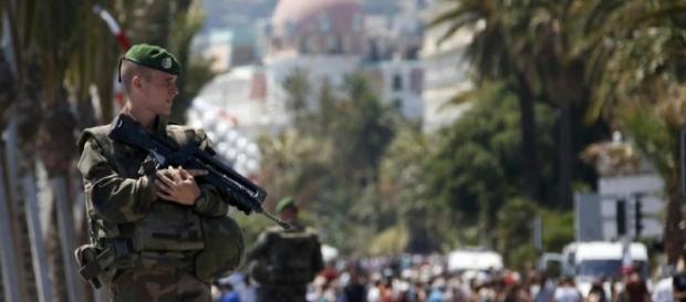 Anche se da circa 30 anni l'Italia è immune da attentati islamici, non bisogna abbassare la guardia. Anche se da circa 30 anni l'Italia è immune da attentati islamici, non bisogna abbassare la guardia.