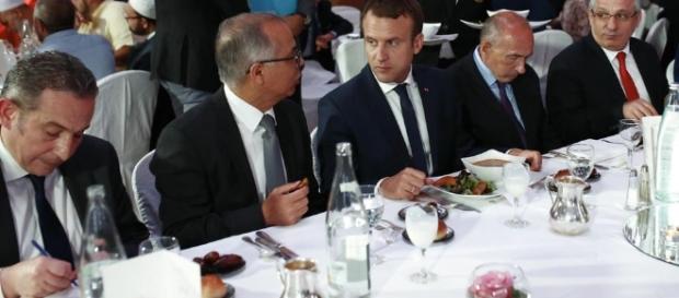 Au dîner du CFCM, Macron expose sa feuille de route sur l'islam en ... - liberation.fr Au dîner du CFCM, Macron expose sa feuille de route sur l'islam en ... - liberation.fr