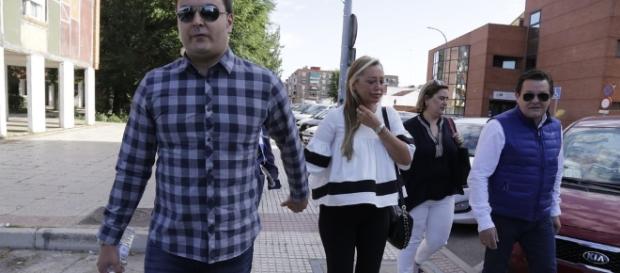 Belén Esteban ya piensa en su boda. Belén Esteban ya piensa en su boda.